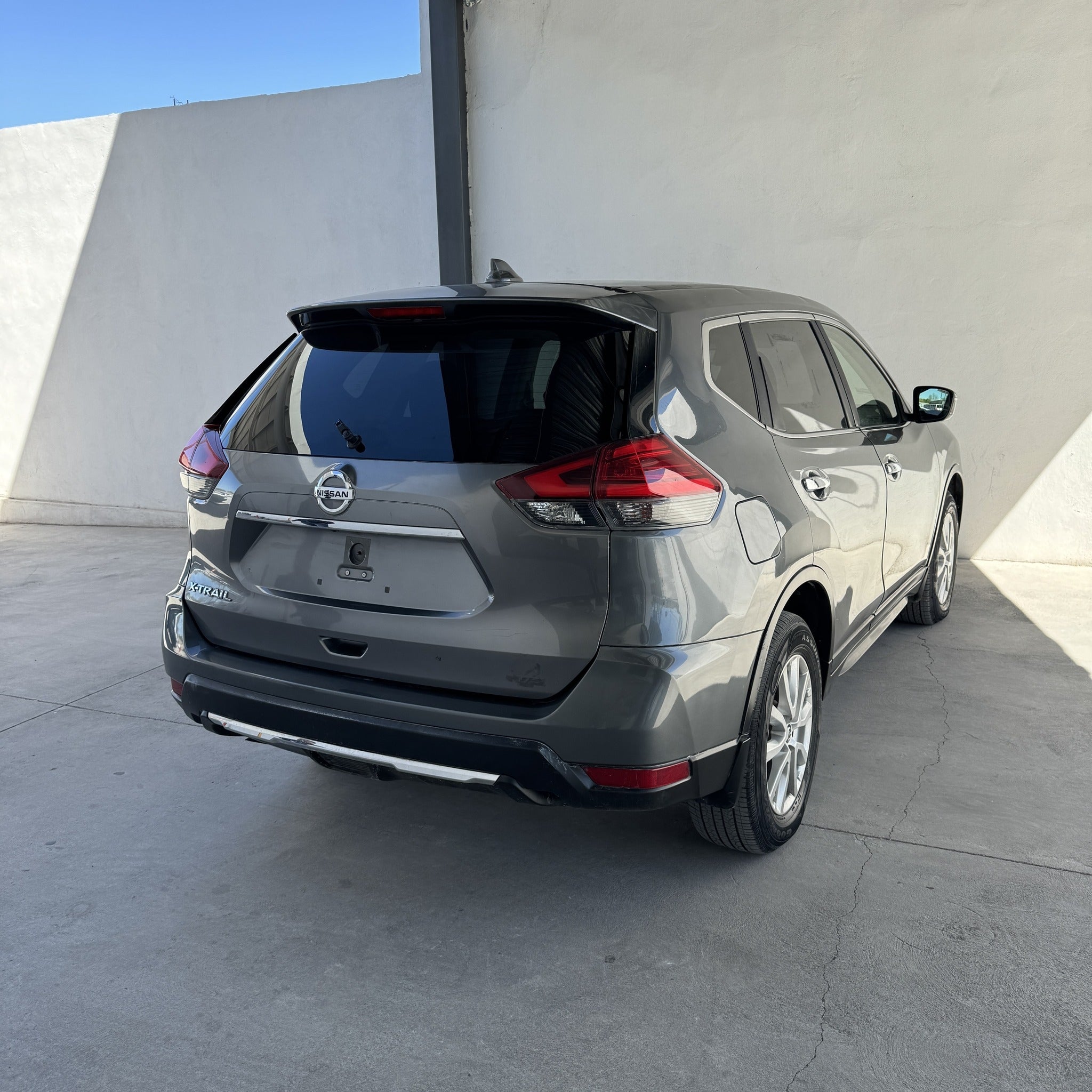 2019 Nissan X-Trail VUD 5 pts. Sense, CVT, CD, 5 pas., RA-17 (línea anterior)